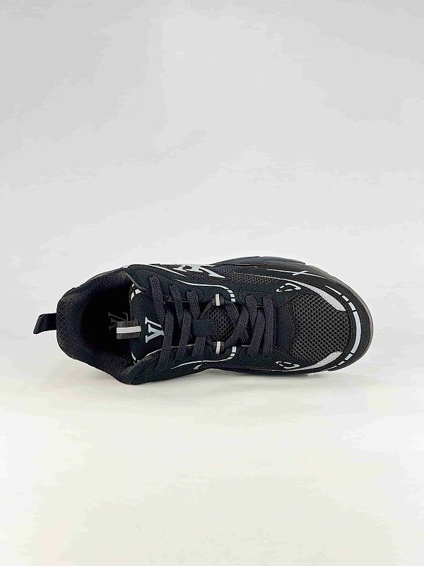 Louis Vuitton Tatic Runner Sneakers