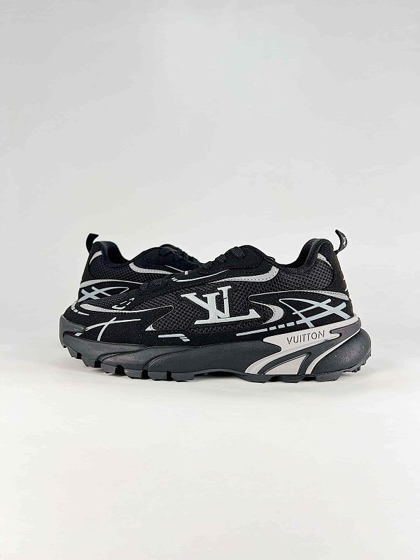 Louis Vuitton Tatic Runner Sneakers